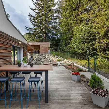 Chaloupka, Ktera Existuje * אוסטרביצה