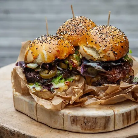 Chaloupka, Ktera Existuje