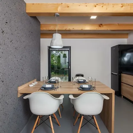 Chaloupka, Ktera Existuje וילה *