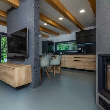 Chaloupka, Ktera Existuje וילה