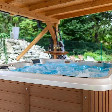 Villa Chaloupka, Ktera Existuje *