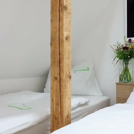 Chaloupka, Ktera Existuje Villa *