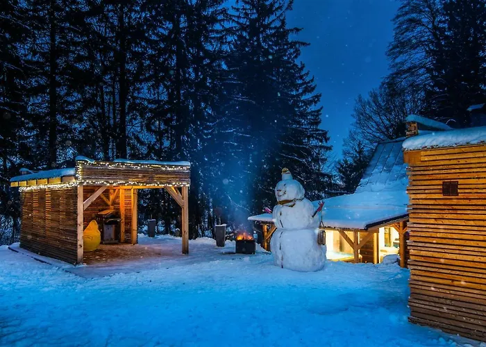 Chaloupka, Ktera Existuje Villa
